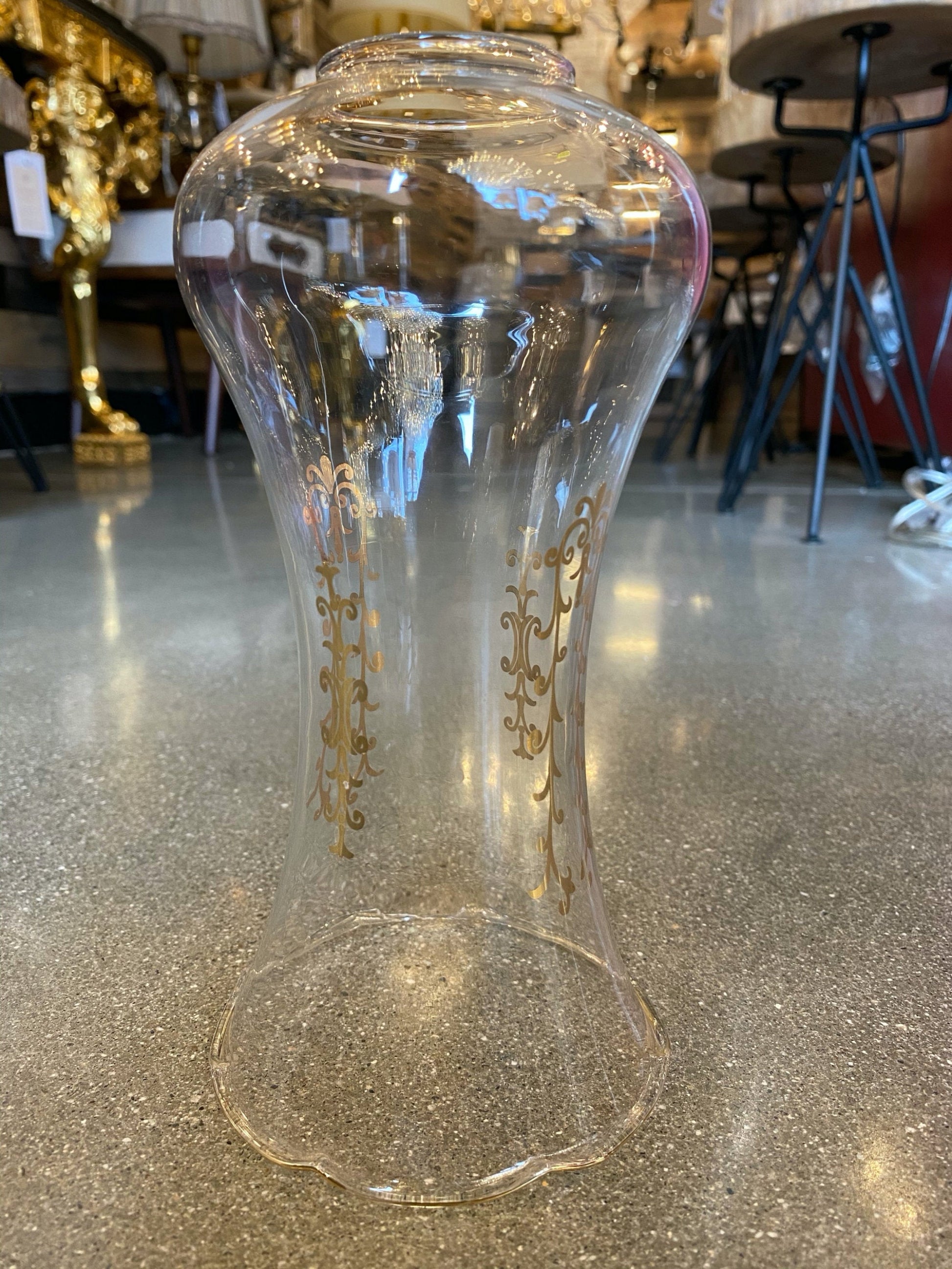 Clear glass lamp shade elegant gold motif
