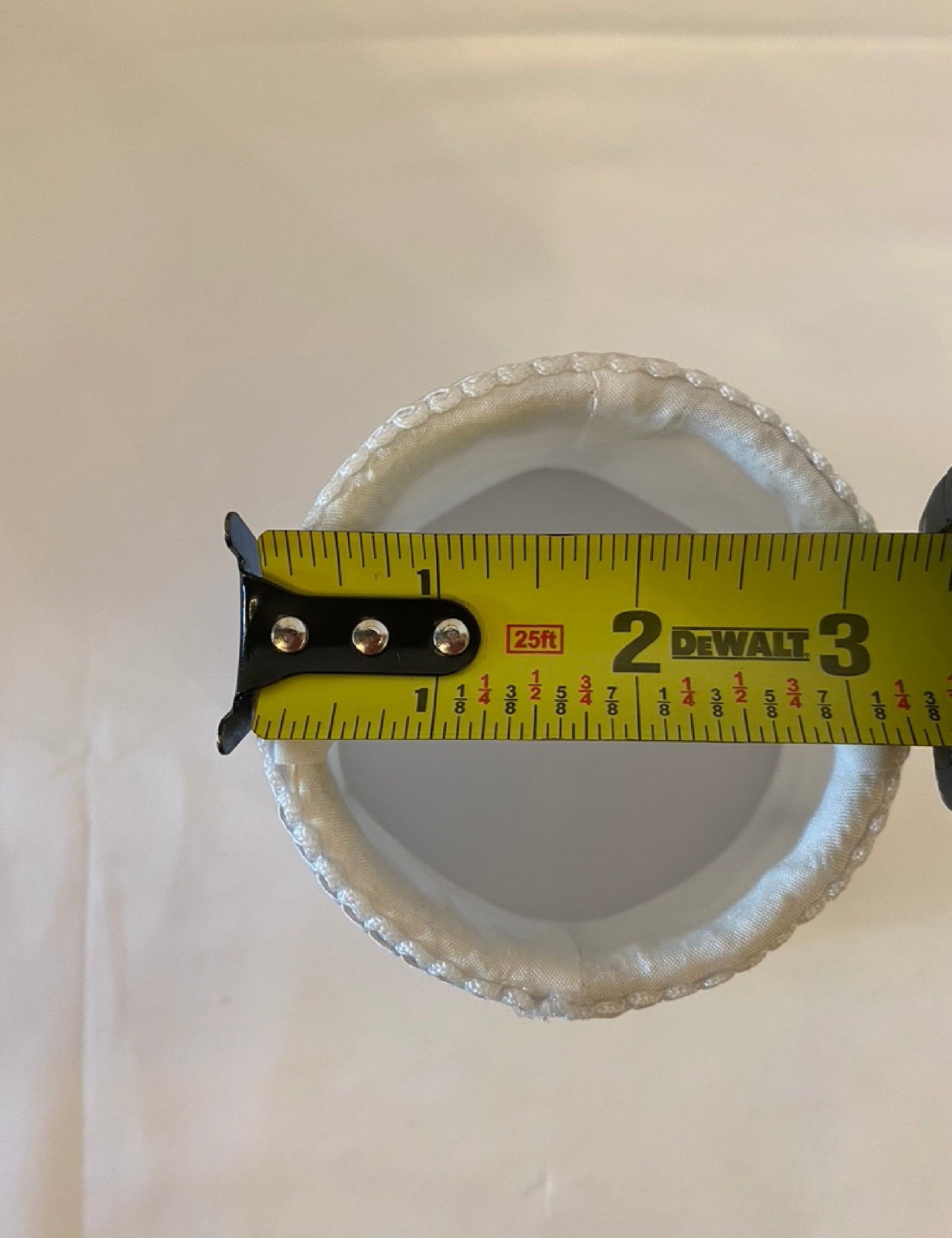 Top diameter measurement of velvet clip-on lamp shade